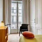 Le Jeanne D'arc Magnifique F3 De Style Haussmannien !