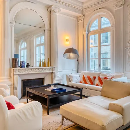 Appartement Le Jeanne D'arc Magnifique F3 De Style Haussmannien !