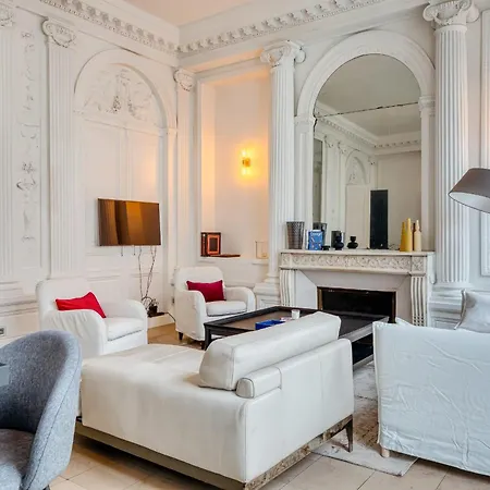 Le Jeanne D'arc Magnifique F3 De Style Haussmannien ! Appartement *