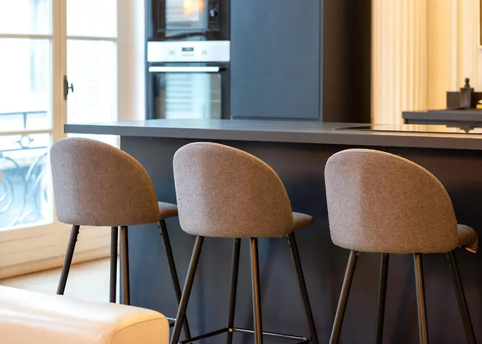 Le Jeanne D'arc Magnifique F3 De Style Haussmannien ! * Rouen