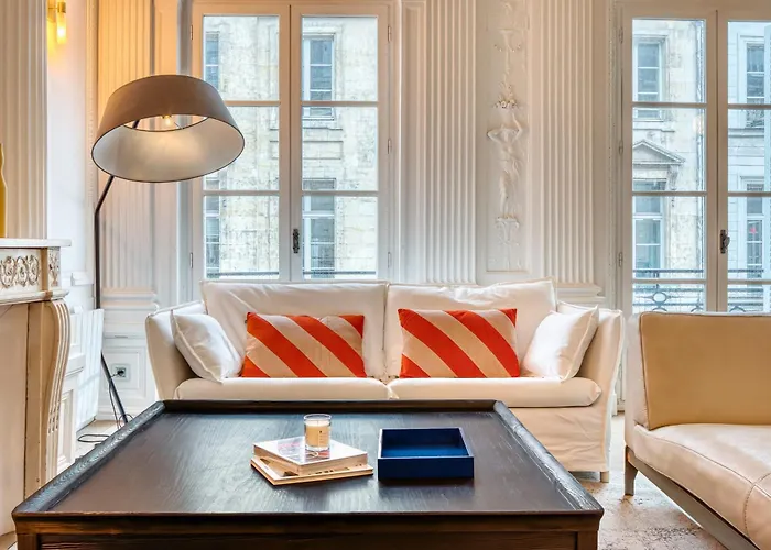 Apartment Le Jeanne D'arc Magnifique F3 De Style Haussmannien !