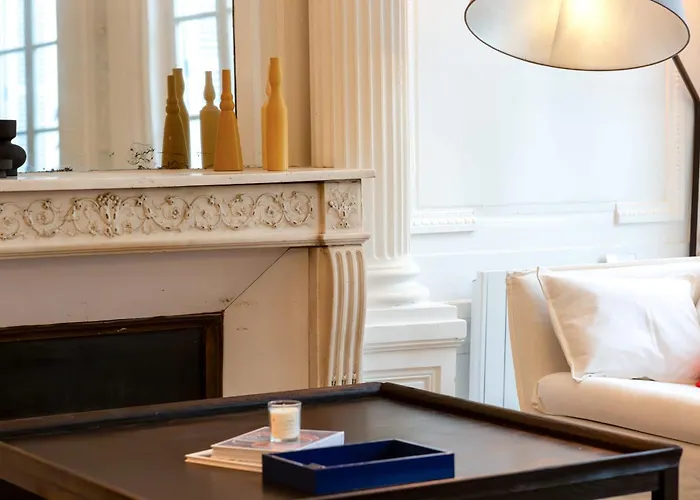 Apartment Le Jeanne D'arc Magnifique F3 De Style Haussmannien ! *